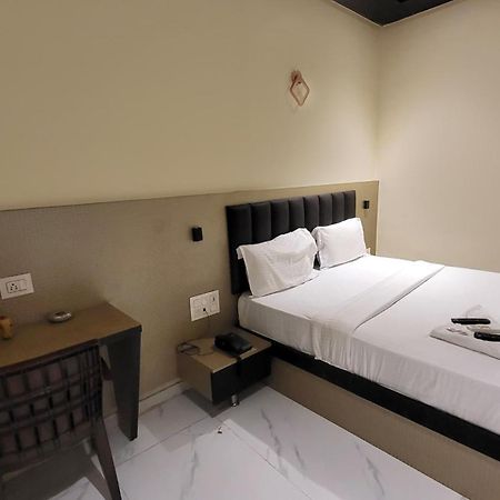 Fabhotel Prime Land - Nr Bkc Bombay Exterior foto